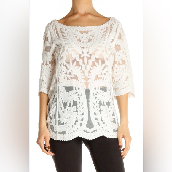 Laundry By Shelli Segal Tops - Laundry By Shelli Segal - Beautiful Lace Top in shade “Vanilla Ice”.  NWT!!